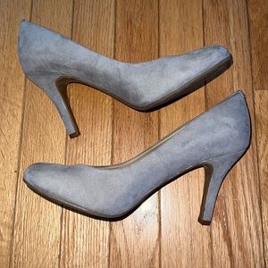 Kelly & Kate Gray Felt Pumps